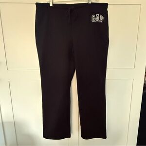 GAP Black Straight Leg Fleece Sweatpants w/ Logo - XL